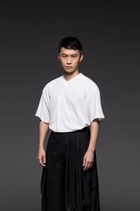 何皓斐